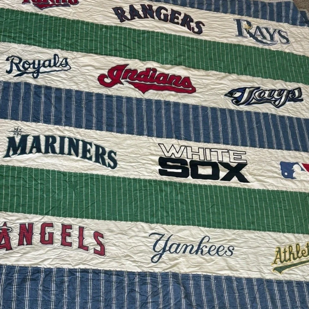 Pottery Barn Kids MLB Quilt Baseball Team Logos Striped Vintage Twin 65x81